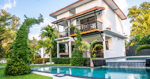 Aqua Suites, 3 Bedroom Apartment Block