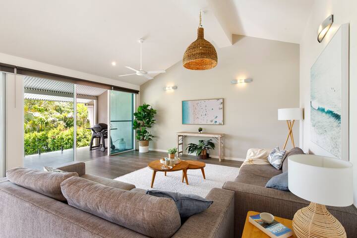 Prime Location, Views & Sunsets, Walk to Hastings gallery image 2