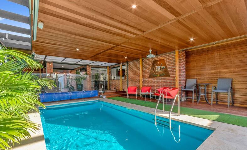 3 bedrooms with undercover pool