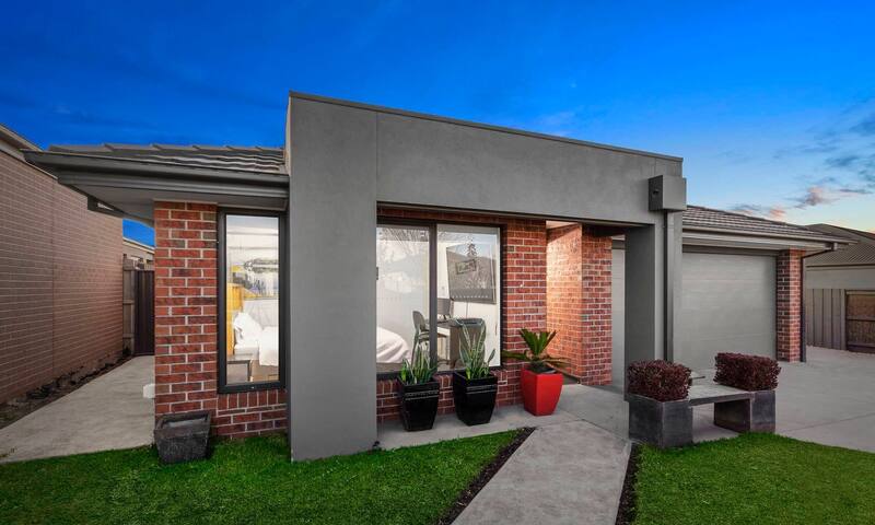 3 bedrooms with undercover pool gallery image 5