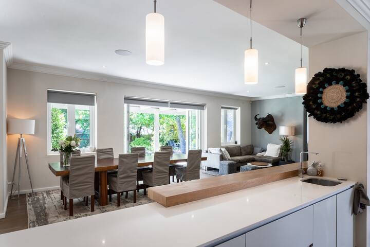 Modern family home & pool paradise – owners house gallery image 2