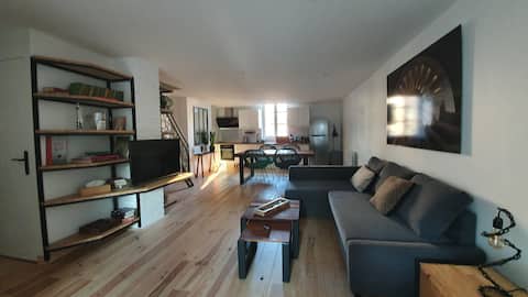 Top Airbnb: Reims: Beautiful duplex apartment, hyper center in Reims