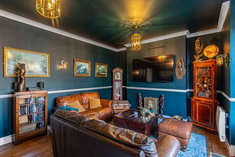 Top Airbnb: Kraken House *Town Centre* Historic Home- Parking in Hythe And Dibden