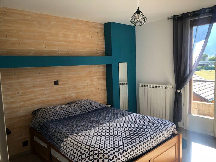 Спална соба 5 брачни кревета со балкон 