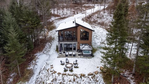 Distinguished: Luxurious riverside, spa & BBQ