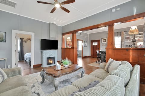 Popular Airbnb listing: Coastal Cottage in Prescott