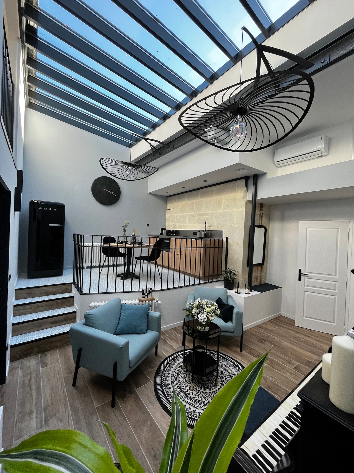 Top performing Airbnb: "EntreNous-Le DuBellay" Romantic Loft in Diocèse D'angers