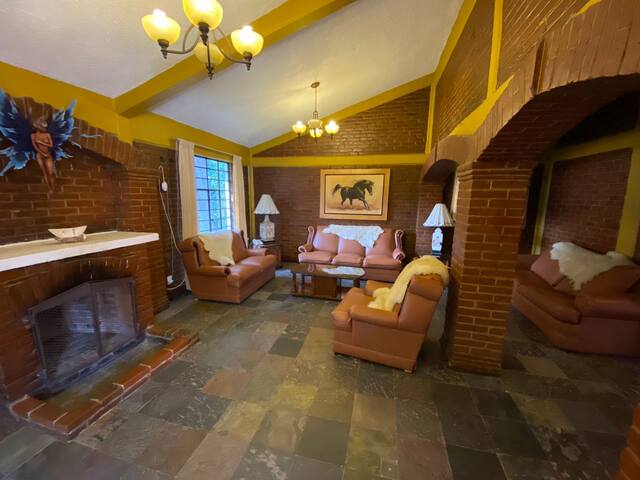 Casa de campo llena de vida con alberca gallery image 4