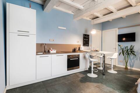 Bamboo apartment with terrace in the center