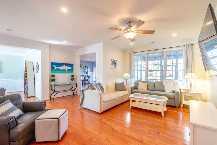 Large Family Beach Retreat Dogs Welcome - Delaware