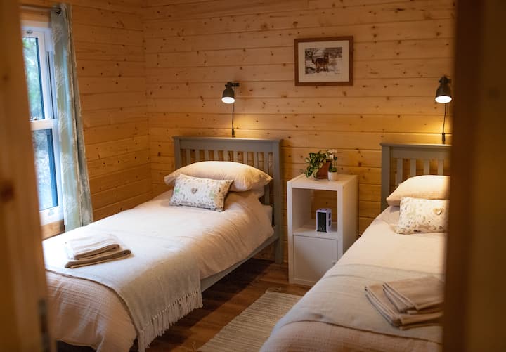 Bedroom 2 with two 3ft single beds.