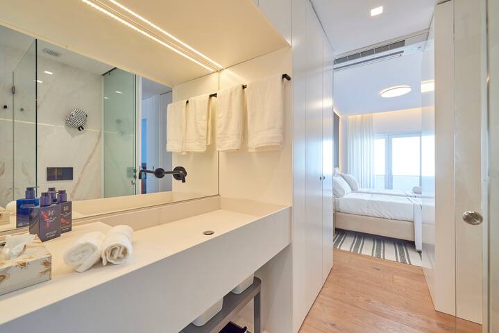 LUXURY PRINCIPE REAL gallery image 5