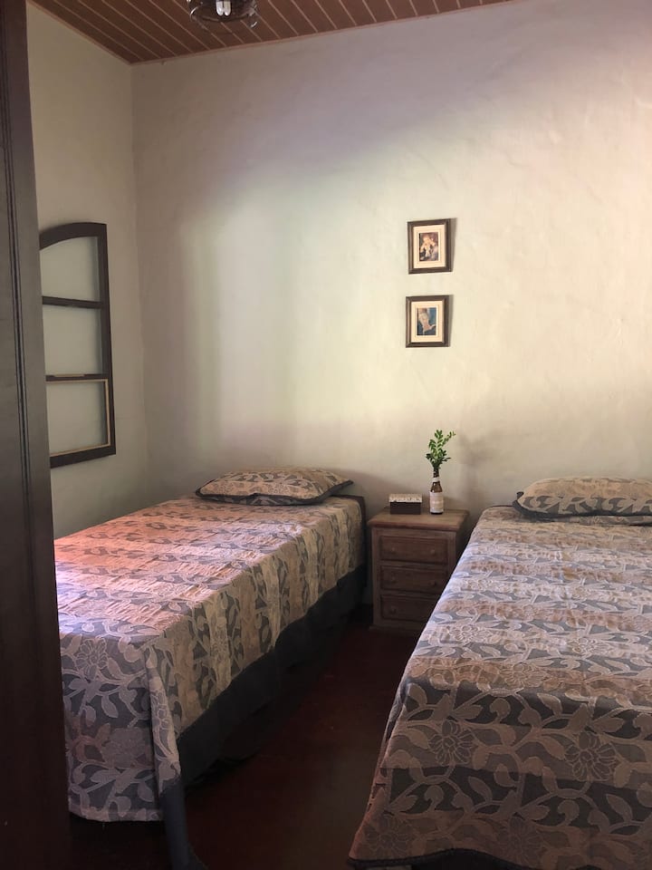 Dormitorio 01: 2 camas de 1,00 m