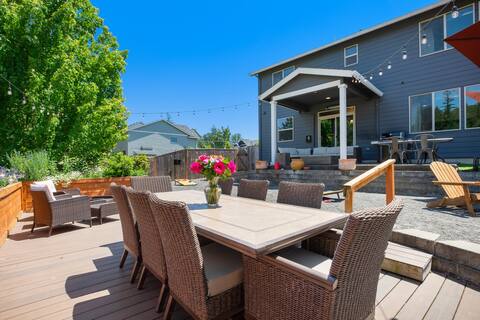 Sunset Grove: A 5-bdrm Home with Ultimate Backyard