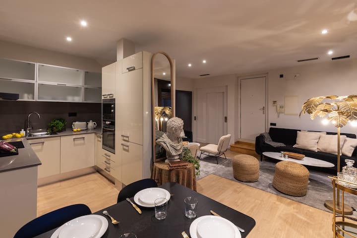 New! Serviced Penthouse close to Ramblas!