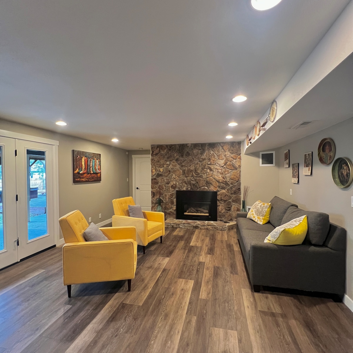 楼下客厅，带沙发床