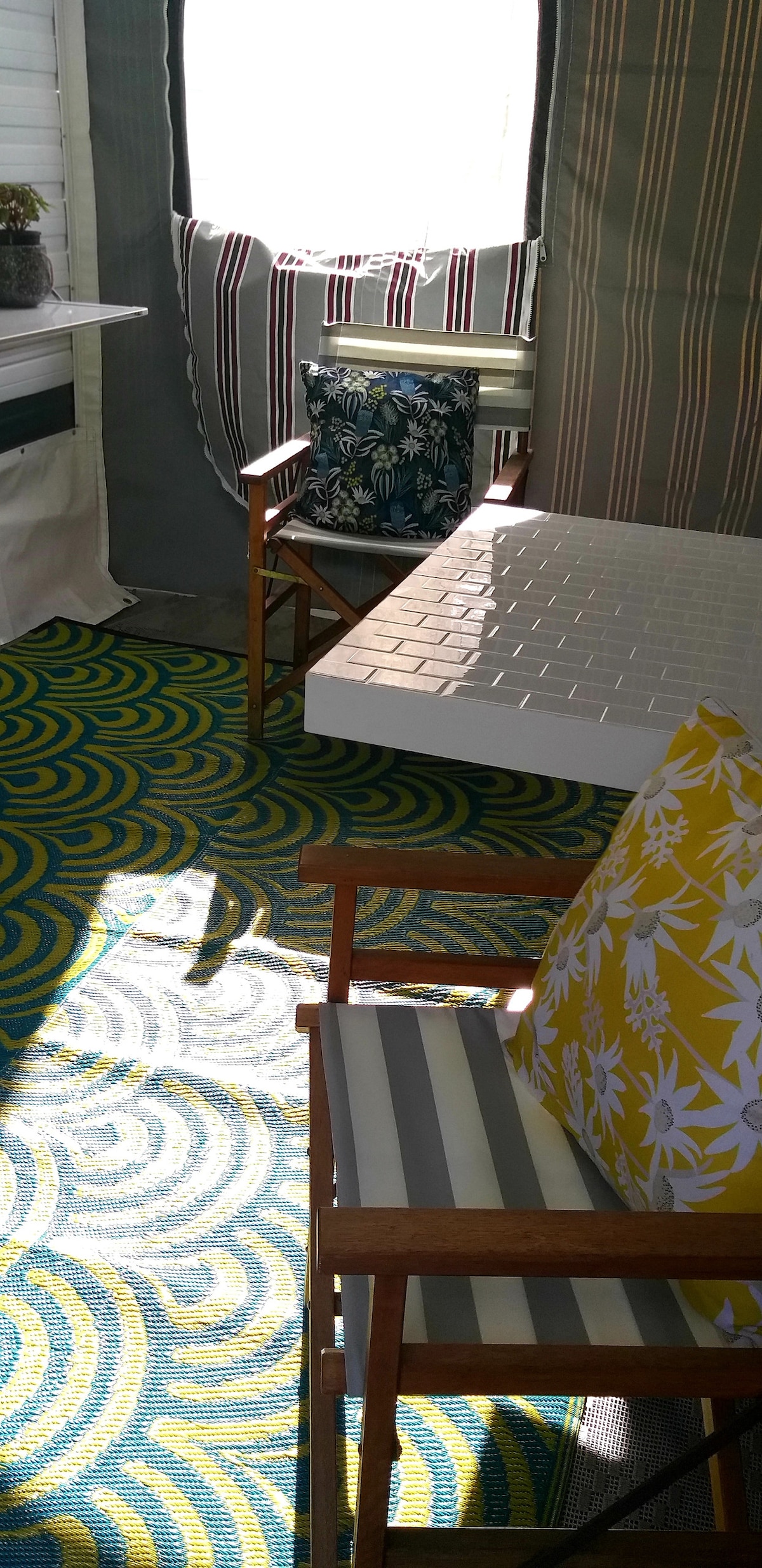 Annonce Airbnb populaire: Inman Cosy Caravan, renovated, close to everything à Victor Harbor