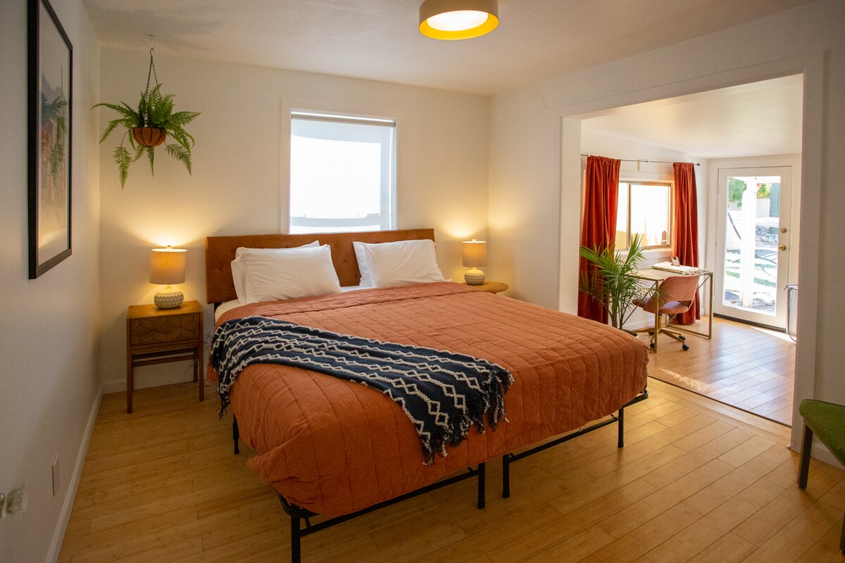 Madrac s bračnim krevetom (180x200).