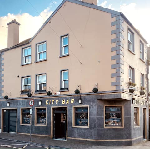 3 BED APART ACROSS FROM THE CASHEL PALACE HOTEL