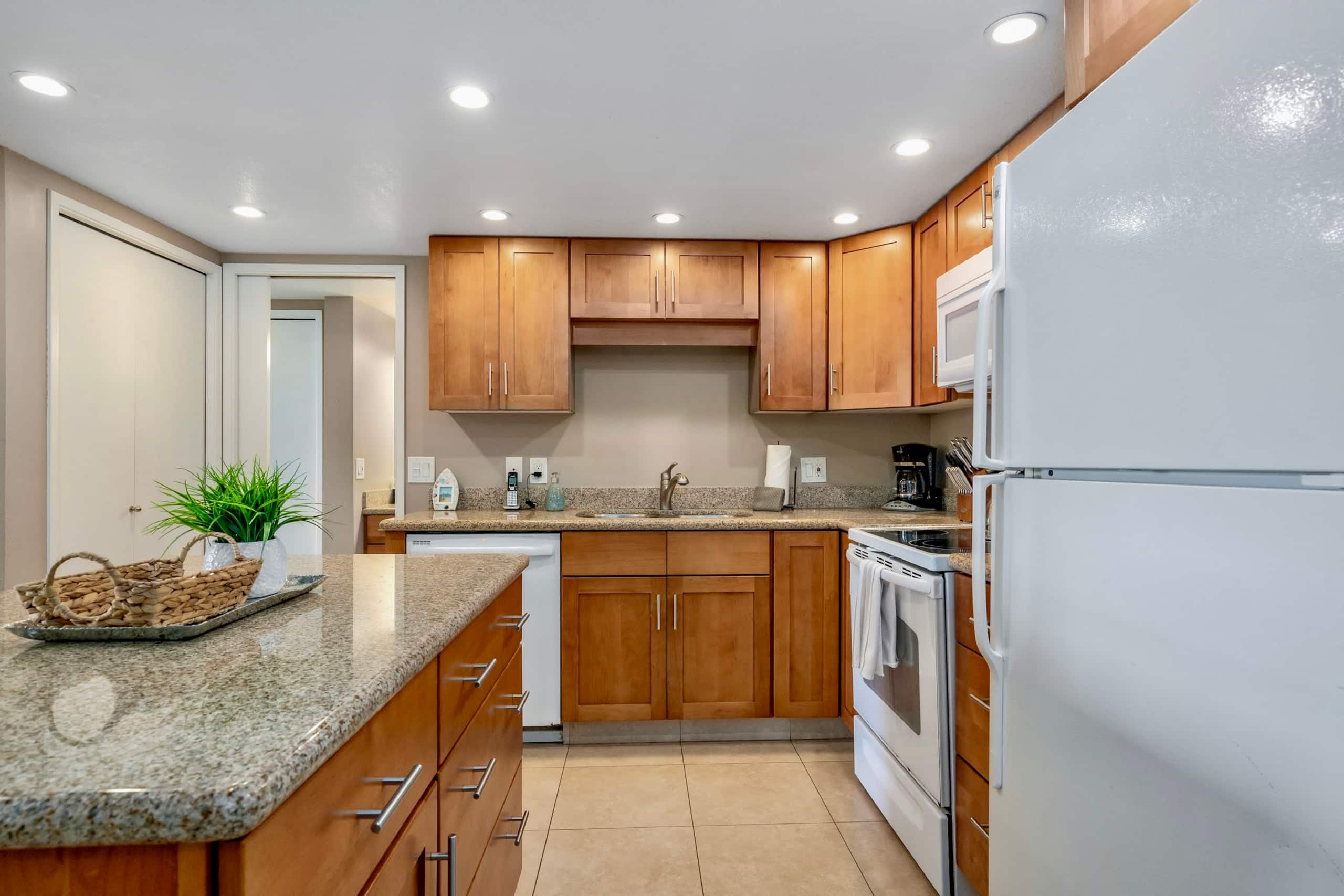 Condo in Kihei · ★4.88 · 2 bedrooms · 4 beds · 2 private baths - Image 8