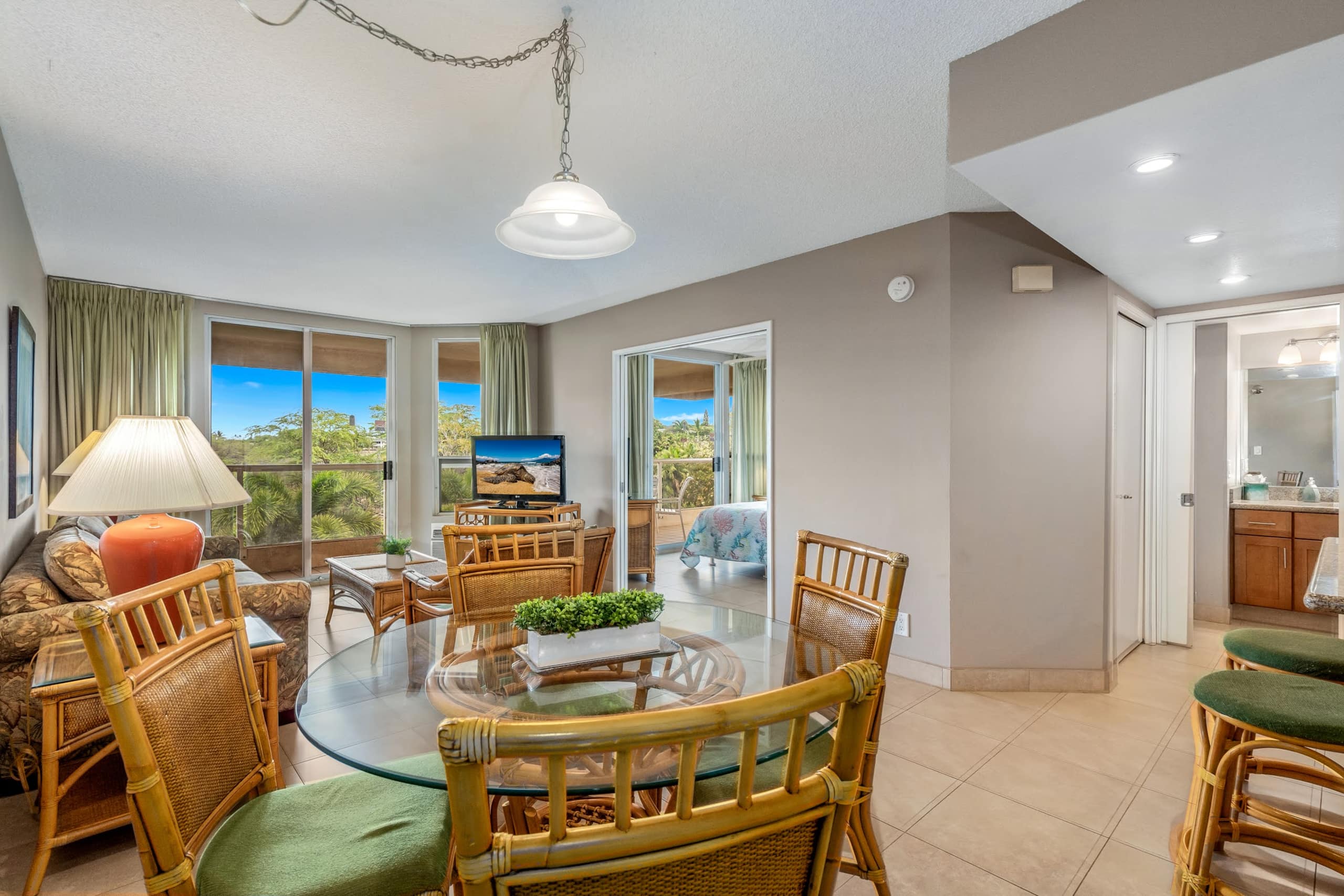 Condo in Kihei · ★4.88 · 2 bedrooms · 4 beds · 2 private baths - Image 10