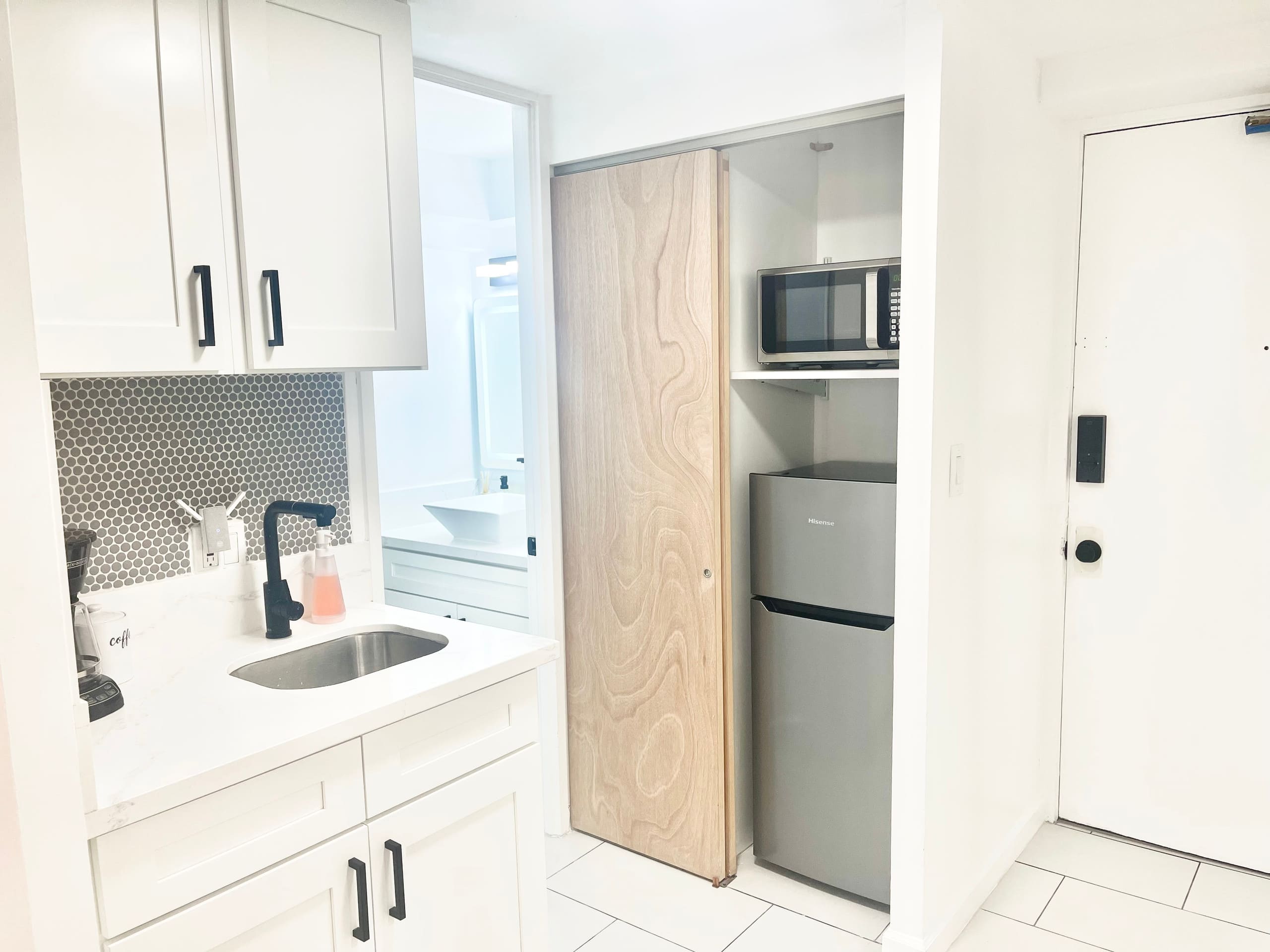 Condo in Honolulu · ★4.82 · Studio · 2 beds · 1 bath - Image 9