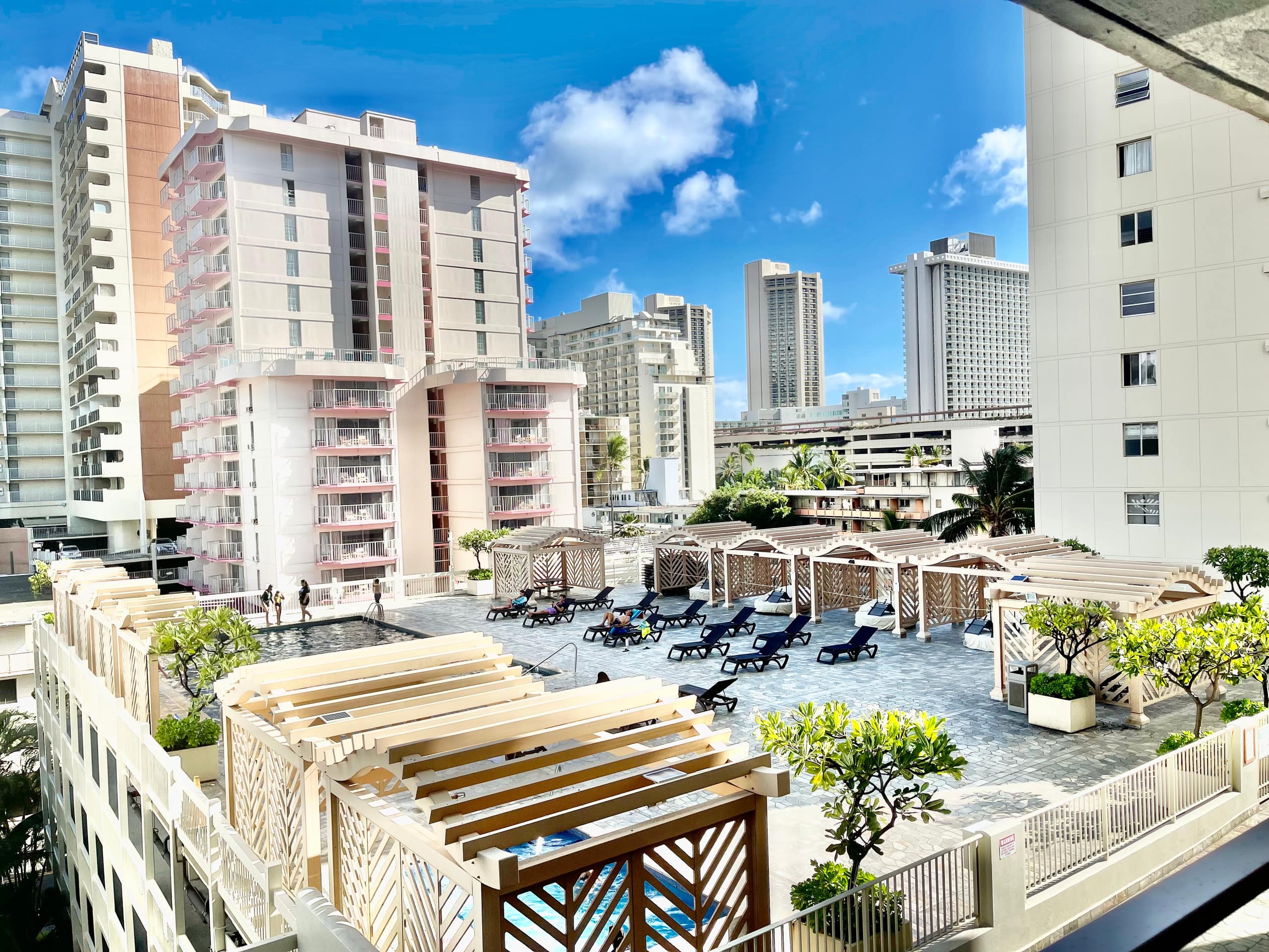 Condo in Honolulu · ★4.82 · Studio · 2 beds · 1 bath - Image 13