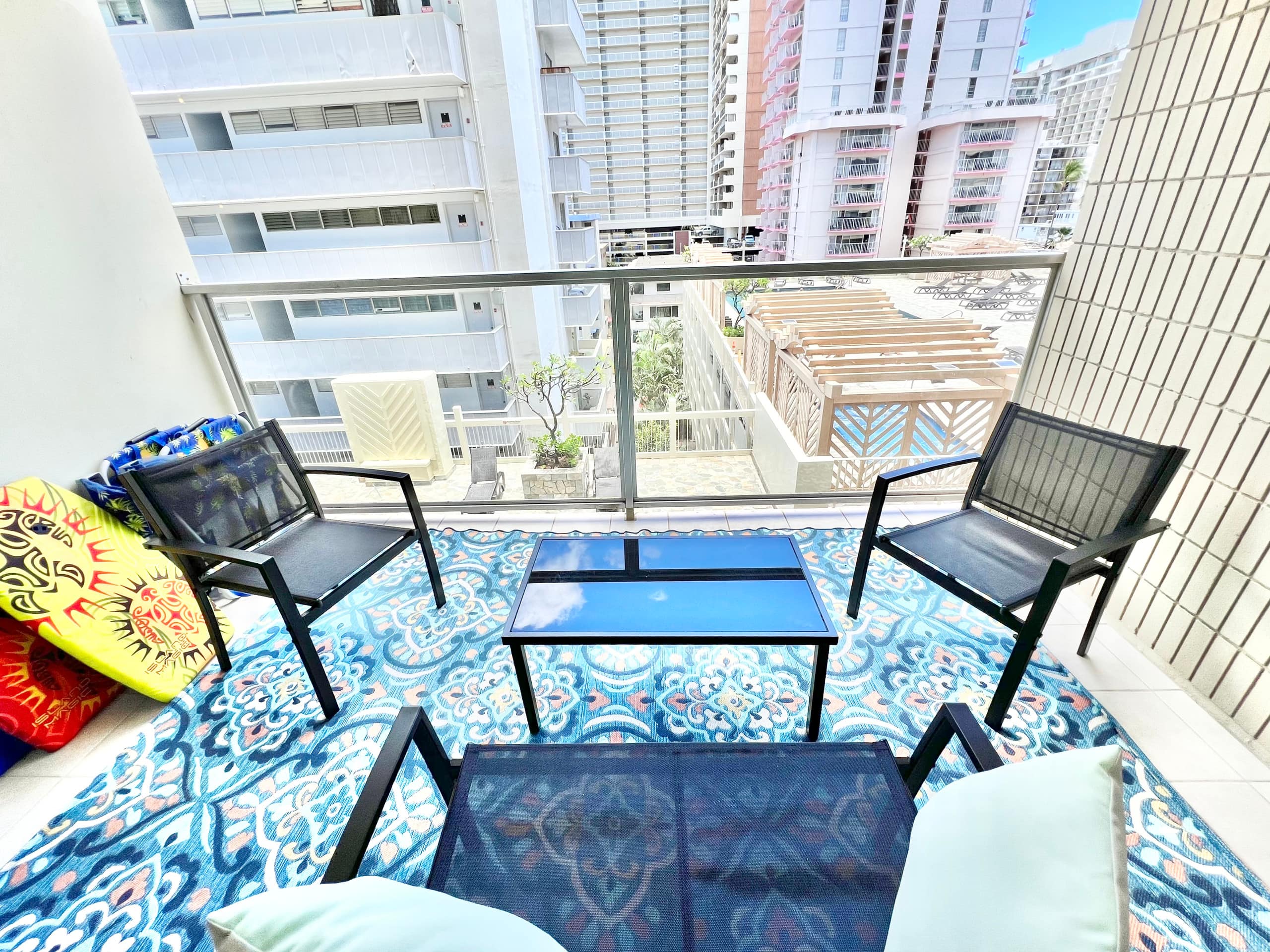 Condo in Honolulu · ★4.82 · Studio · 2 beds · 1 bath - Image 19