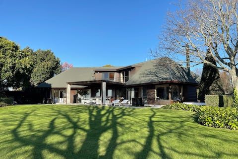 The Clubhouse Residences-Exclusive Coastal Living