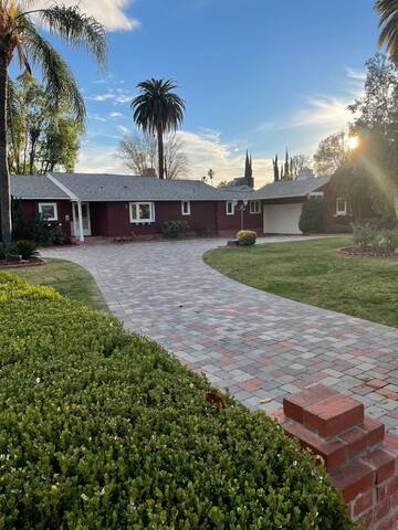 Lake Balboa Ranch Home with Pool & indoor Jacuzzi