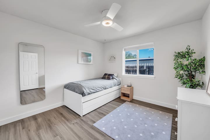 卧室2 - 1张单人床和1张单人床 