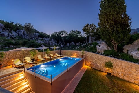 Rustic Stone Villa Ane - with large pool and sauna