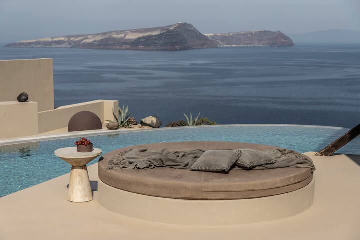Grand Villa 2, Private Infinity Pool. Arota Villas gallery image 2