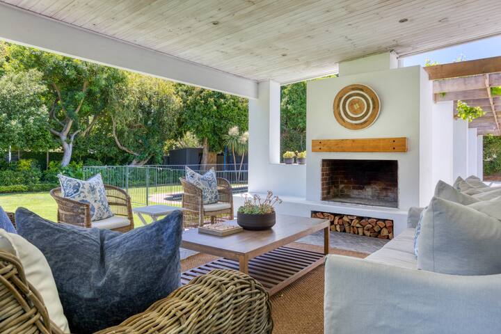 Evergreen Villa – 4 Bedroom with pool gallery image 4