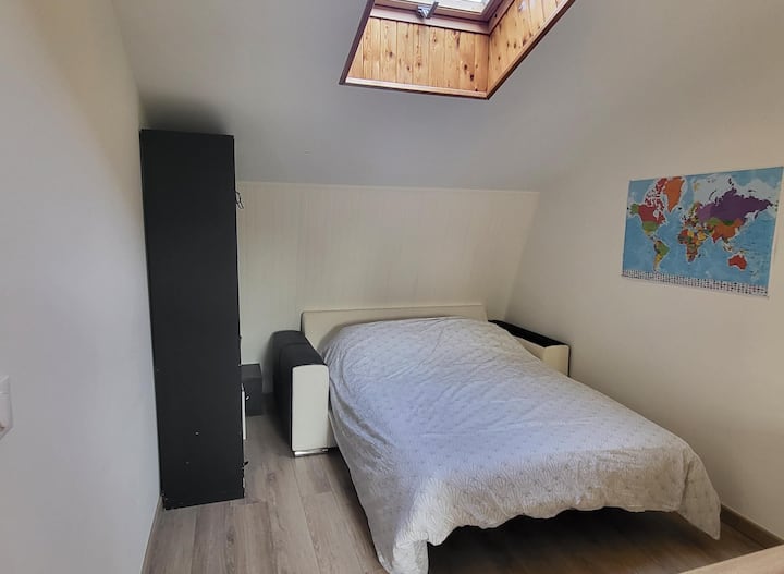 El cuarto dormitorio y la oficina (abiertos para 8 huéspedes o más)