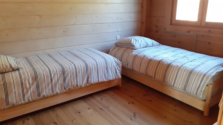 5° Chambre de 2 bed de 90/190
Გარიგეს ხედი
