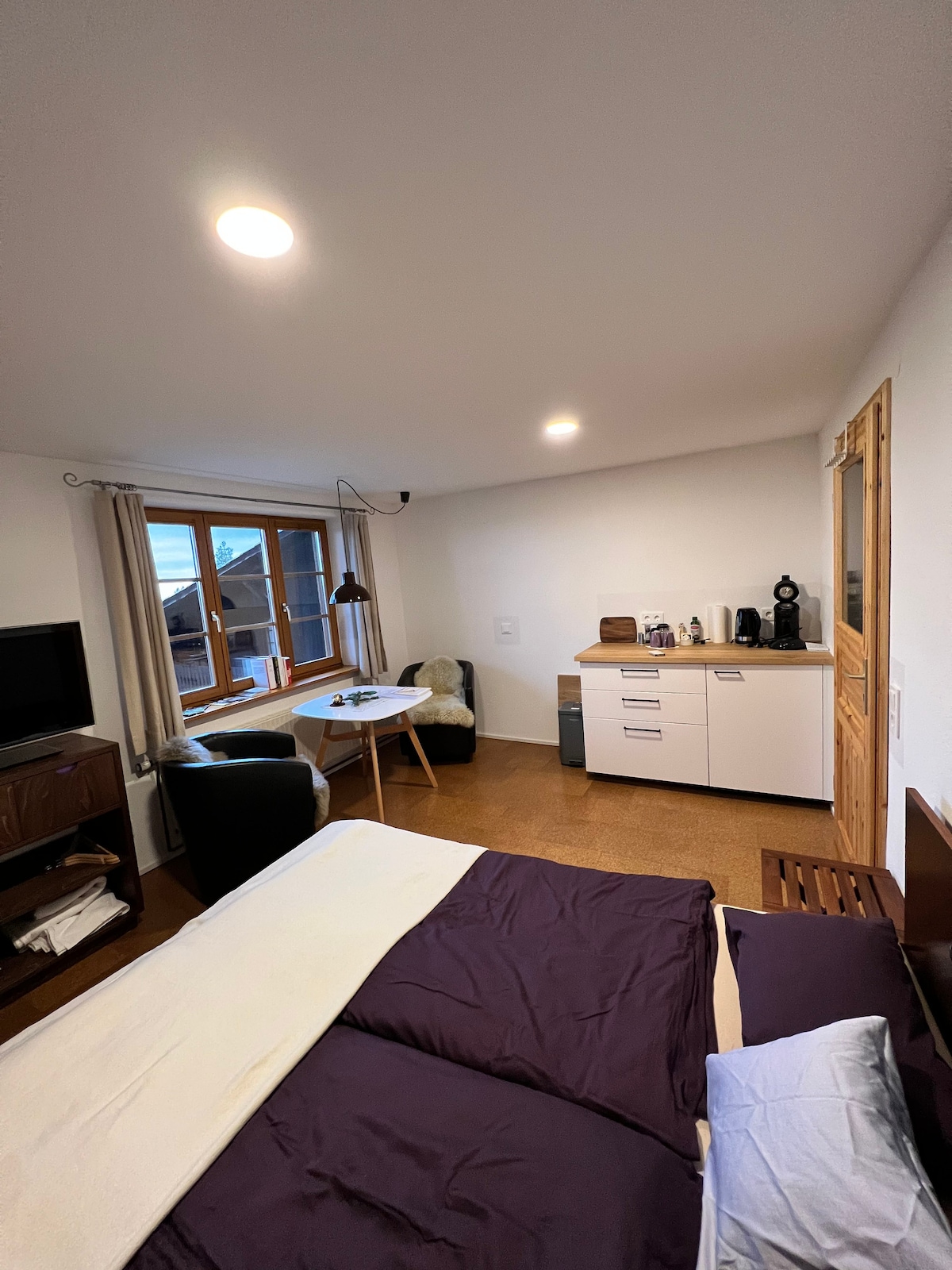 Chumba kilicho na jiko la kifungua kinywa.