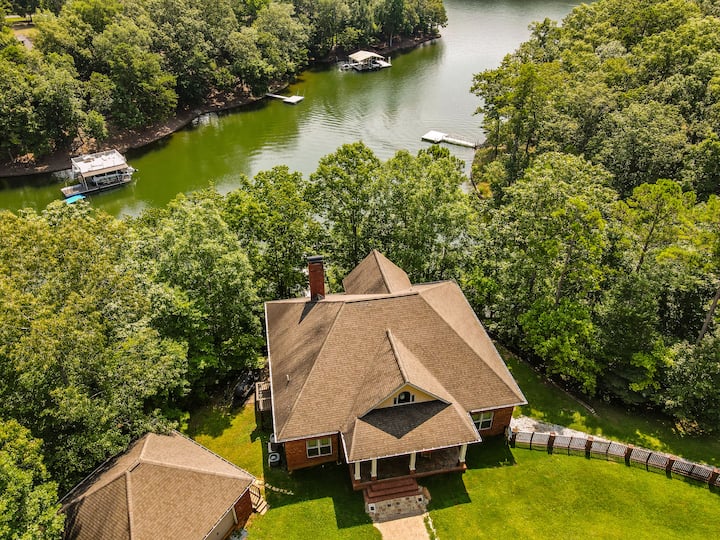 Beautiful Lakefront, Pet Frndly, Canoe, Sleeps 28+