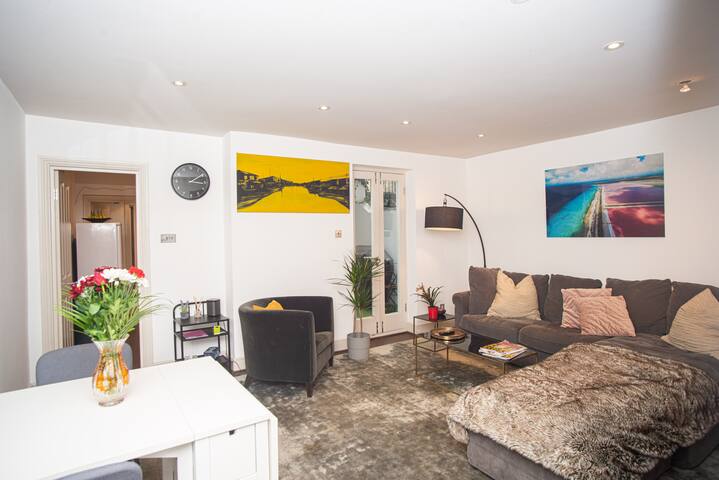 The Hidden Secret in Earl’s Court gallery image 4