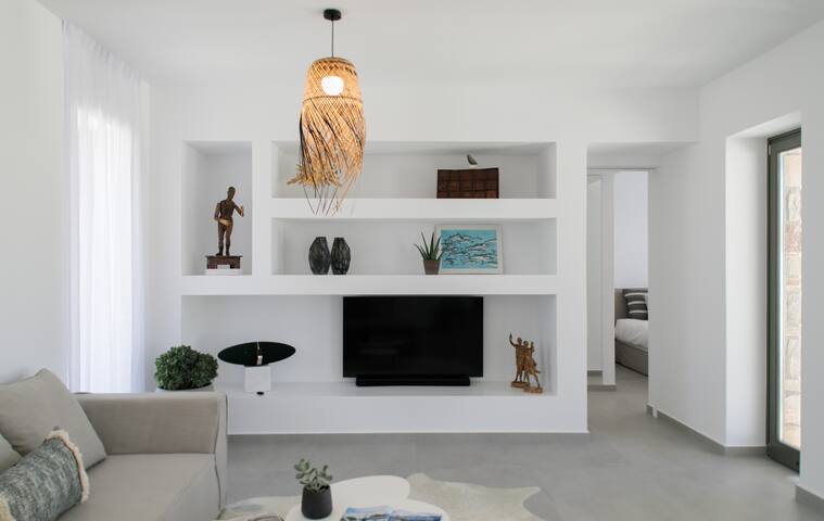 Stone villa, perfect location gallery image 2