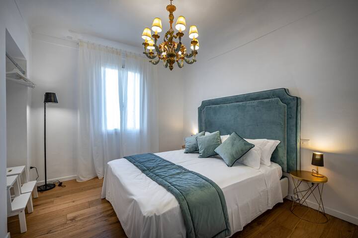 JCL first apt in the heart of Florence