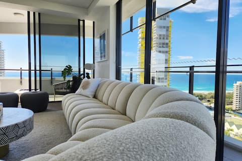 Spacious Ocean Luxury in the heart of Broadbeach