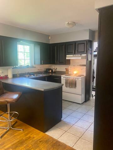 Spacious 5 bedroom retreat HotTub&ATV trail access gallery image 4