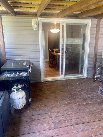 Spacious 5 bedroom retreat HotTub&ATV trail access gallery image 5