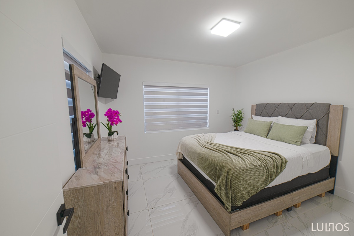 Соба 2 Секоја ноќ во овој извонреден кревет, ќе навлезете во соништата среде најновиот модерен дизајн.  #DreamyNights #BedroomTrends