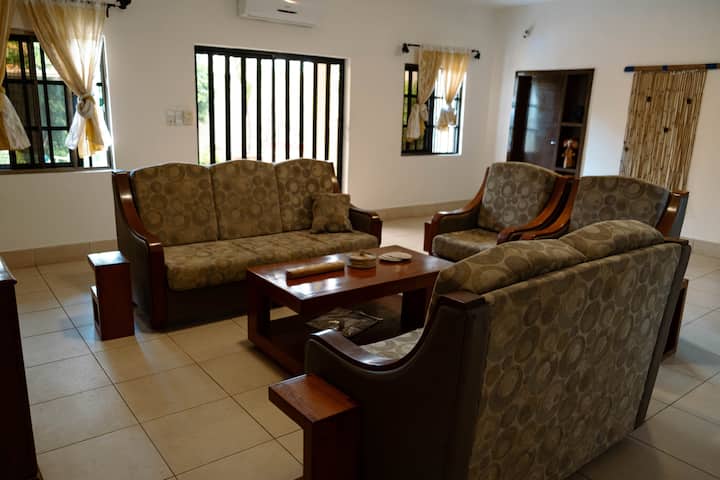 Villa Ife Avec Jardin Et Air Marin à Fidjrosse - Cotonou