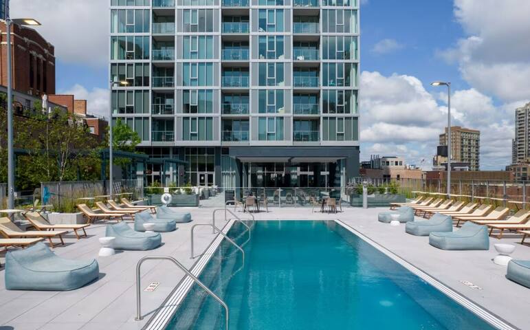 Level River North – Junior Two Bedroom Retreat