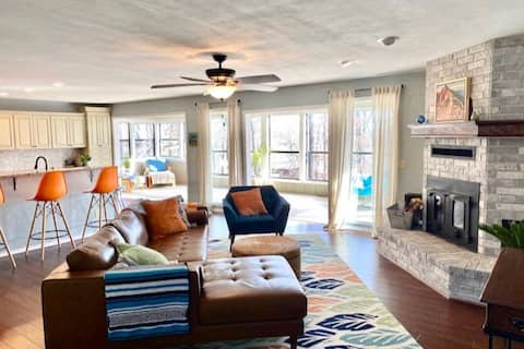 Bright home in the pines by trails - Deck/Hot Tub