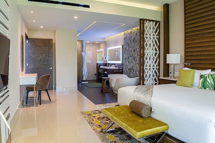 Ორი საძინებელი დიდი საწოლებით
Ერთი საძინებელი ორი ორადგილიანი საწოლით

Თანამედროვე ინტერიერის შთამბეჭდავი დიზაინი
Ტაფერის საფირმო ლეიბები და თეთრეული
