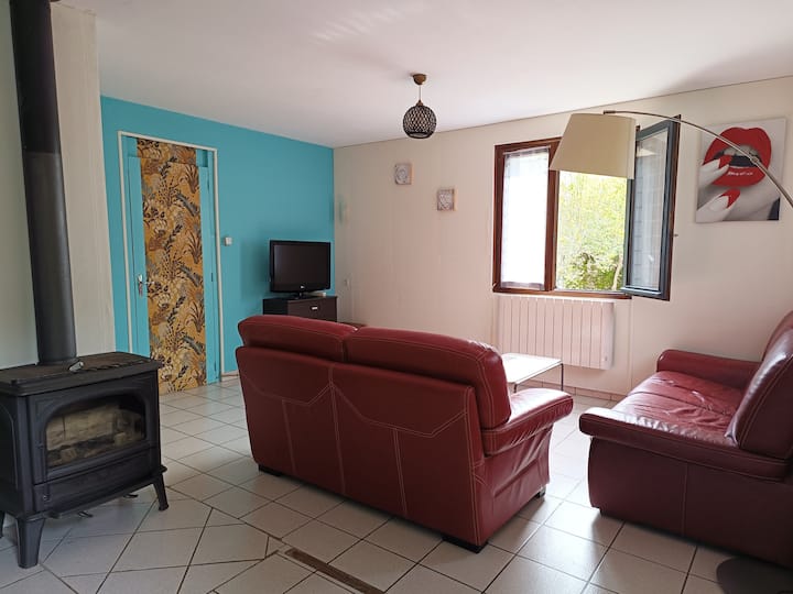 Gîte 100m²  - 6 Personnes + 1 Bébé - Langogne